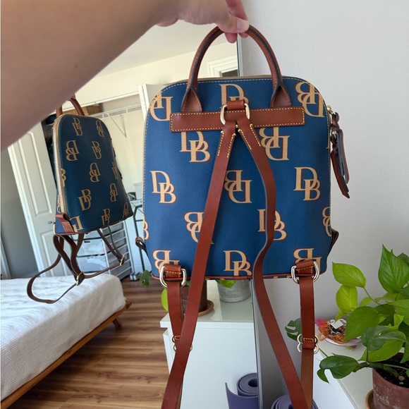 Dooney & Bourke backpack - Picture 4 of 5